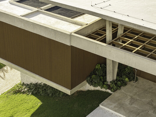 Espatódias House / Leo Romano Espatódias House / Leo Romano - Interior Photography