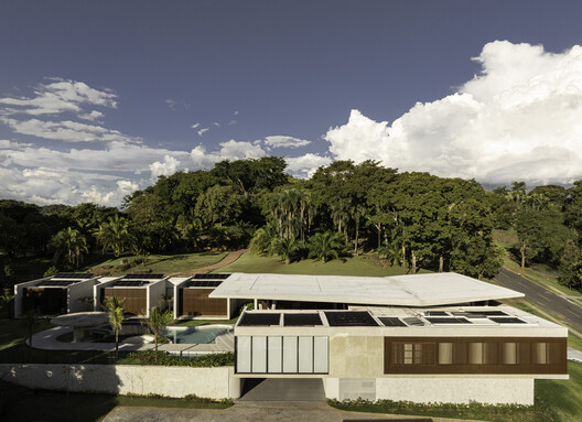 Espatódias House / Leo Romano Espatódias House / Leo Romano - Image 8 of 29