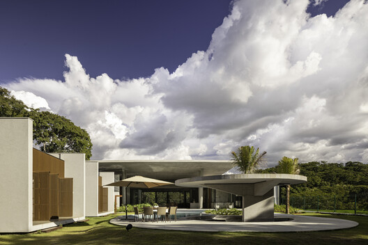 Espatódias House / Leo Romano Espatódias House / Leo Romano - Image 6 of 29