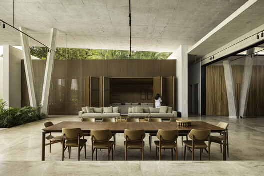 Espatódias House / Leo Romano Espatódias House / Leo Romano - Interior Photography, Dining room, Wood, Table, Chair