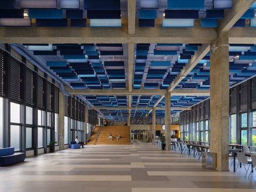Bernoulli College Vale do Sereno / BCMF Arquitetos - Image 3 of 77