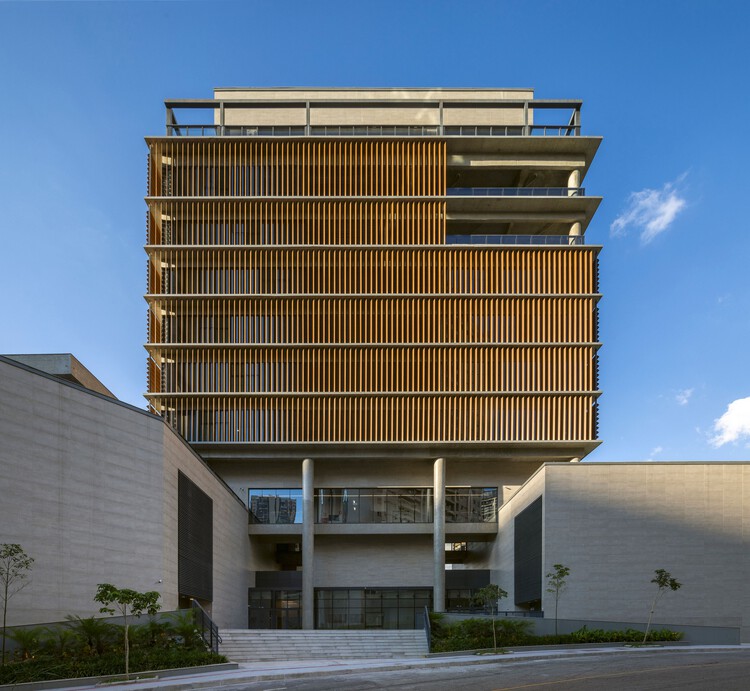 Bernoulli College Vale do Sereno / BCMF Arquitetos - Schools 