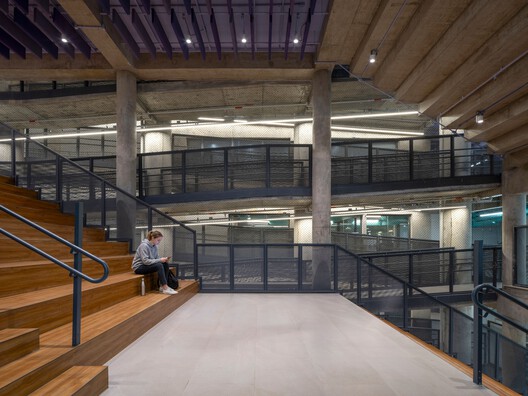 Bernoulli College Vale do Sereno / BCMF Arquitetos - Interior Photography, Stairs