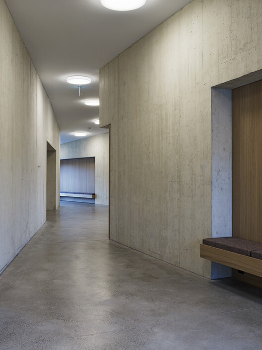 Centro de Salud Rosenthal / kit Centro de Salud Rosenthal / kit - Fotografía interior, Madera, Concreto