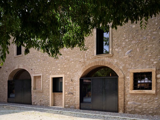 Corte Renèe Resort / Bricolo Falsarella Corte Renèe Resort / Bricolo Falsarella - Exterior Photography, Arch, Door, Brick, Concrete