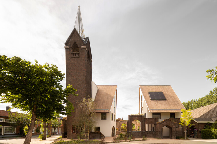 JUUL. Transformation of the Julianakerk / HA-HA Design & Development - Exterior Photography, Sustainability