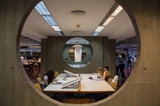From Oculus to Orbit: The Symbolism of the Circle in Architecture From Oculus to Orbit: The Symbolism of the Circle in Architecture - Image 9 of 21
