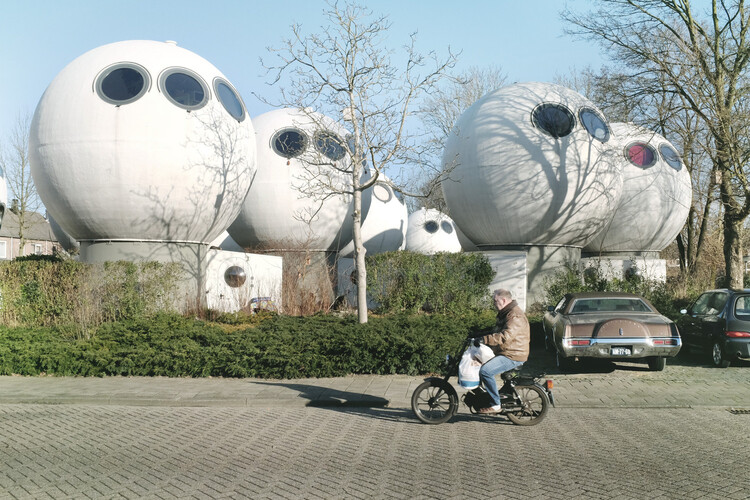 From Oculus to Orbit: The Symbolism of the Circle in Architecture - Featured Image