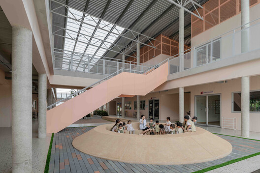 Escuela Oneness Nonthaburi / Imaginary Objects Escuela Oneness Nonthaburi / Imaginary Objects - Imagen 15 de 37