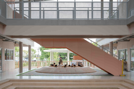 Escuela Oneness Nonthaburi / Imaginary Objects Escuela Oneness Nonthaburi / Imaginary Objects - Imagen 16 de 37