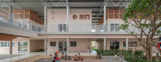 Escuela Oneness Nonthaburi / Imaginary Objects Escuela Oneness Nonthaburi / Imaginary Objects - Imagen 18 de 37