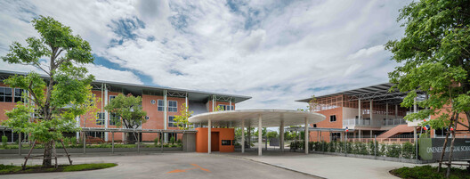 Escuela Oneness Nonthaburi / Imaginary Objects Escuela Oneness Nonthaburi / Imaginary Objects - Fotografía exterior