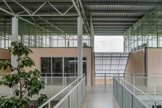 Escuela Oneness Nonthaburi / Imaginary Objects Escuela Oneness Nonthaburi / Imaginary Objects - Imagen 21 de 37