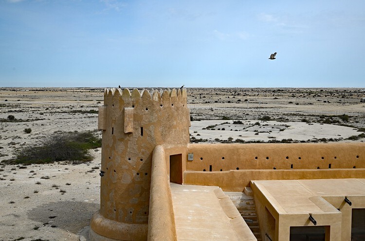 From Seasonal Escape to Permanent Elsewhere: Movement and Architecture in the Gulf