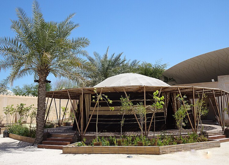 From Seasonal Escape to Permanent Elsewhere: Movement and Architecture in the Gulf - Image 2 of 9