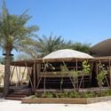 From Seasonal Escape to Permanent Elsewhere: Movement and Architecture in the Gulf - Imagem 1 de 4