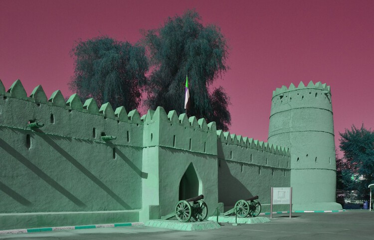 From Seasonal Escape to Permanent Elsewhere: Movement and Architecture in the Gulf - Image 4 of 9