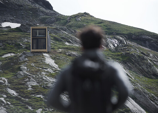 Above the Snowline: 11 Shelters Built at the Limits of Construction Above the Snowline: 11 Shelters Built at the Limits of Construction - Image 2 of 29