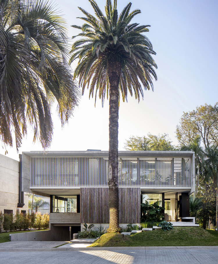 Casa One / Jorgelina Tortorici & Asociados