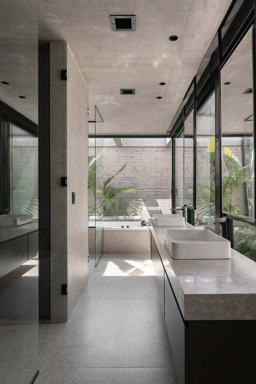 Casa One / Jorgelina Tortorici & Asociados Casa One / Jorgelina Tortorici & Asociados - Interior Photography, Bathroom, Glass, Sink