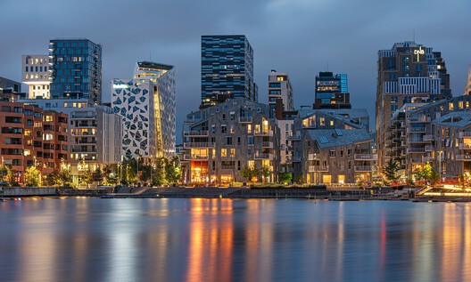 Oslo Architecture City Guide: 12 Buildings Contrasting Historic and Contemporary Design - Image 2 of 15