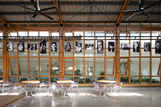 Librairie Avant-Garde Huize Baiwu Bookstore / Jiakun Architects Librairie Avant-Garde Huize Baiwu Bookstore / Jiakun Architects - Interior Photography, Lighting, Glass