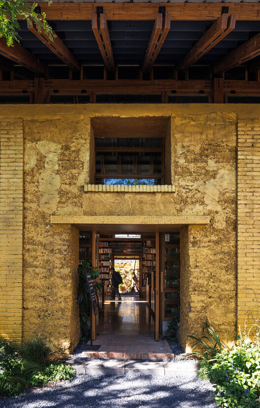 Librairie Avant-Garde Huize Baiwu Bookstore / Jiakun Architects Librairie Avant-Garde Huize Baiwu Bookstore / Jiakun Architects - Exterior Photography, Wood