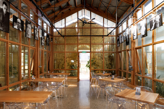 Librairie Avant-Garde Huize Baiwu Bookstore / Jiakun Architects Librairie Avant-Garde Huize Baiwu Bookstore / Jiakun Architects - Interior Photography, Wood, Glass, Beam
