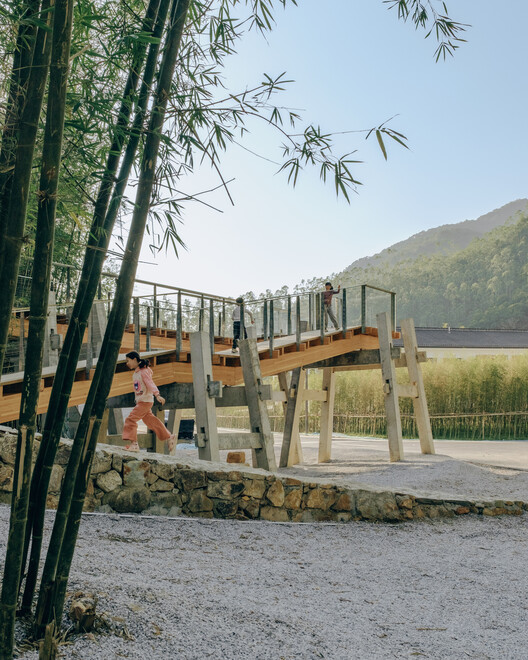 Huizhou Vernacular Historic Bridges Micro-Museum / LUO studio - Exterior Photography, Wood