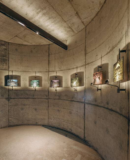 Huizhou Vernacular Historic Bridges Micro-Museum / LUO studio - Interior Photography