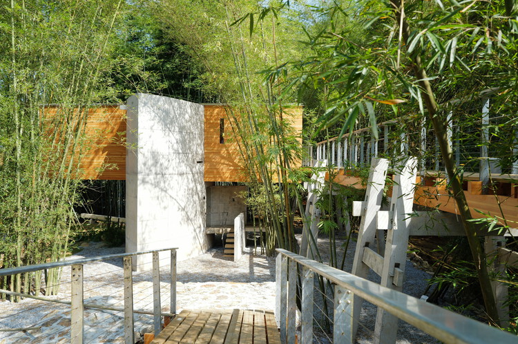 Huizhou Vernacular Historic Bridges Micro-Museum / LUO studio - Coffee Shop Interiors