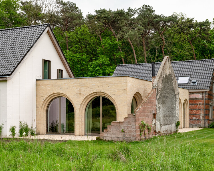 Ruin House - Nijl a Multigenerational holiday home / Studio Okami Architects - Extension