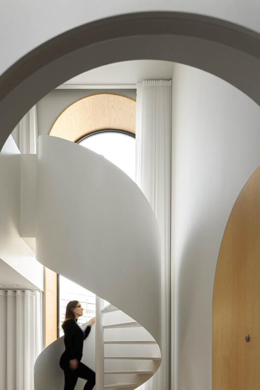 Boavista 339 Residential Building / PAULO MERLINI architects Boavista 339 Residential Building / PAULO MERLINI architects - Interior Photography, Stairs, Wood