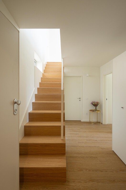 Costa Cabral Building / ATA - Atelier Tiago Antero + ENTRETEMPOS - Interior Photography, Stairs, Wood, Handrail