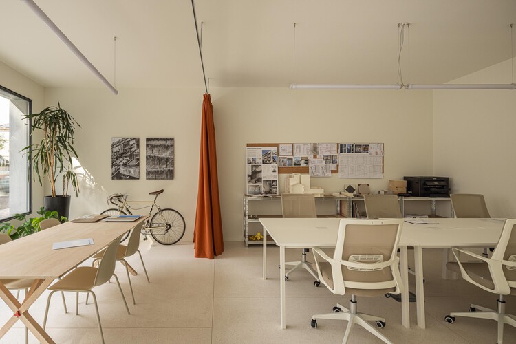 Costa Cabral Binası / ATA - Atelier Tiago Antero + ENTRETEMPOS - İç Mekan Fotoğrafçılığı, Yemek Odası, Sandalye, Masa
