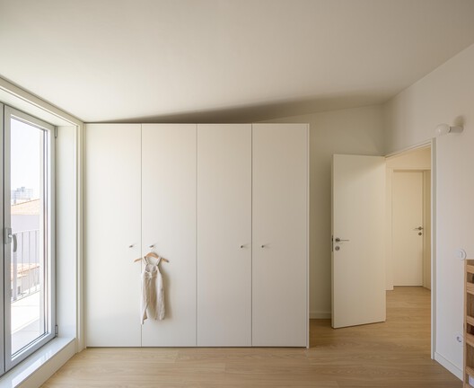 Costa Cabral Building / ATA - Atelier Tiago Antero + ENTRETEMPOS - Interior Photography, Wood, Door, Closet