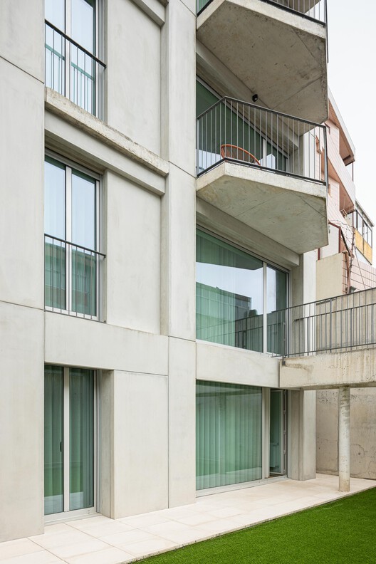Costa Cabral Building / ATA - Atelier Tiago Antero + ENTRETEMPOS - Interior Photography, Balcony, Glass