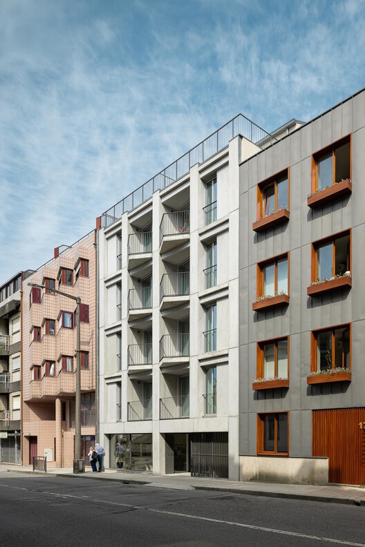 Costa Cabral Building / ATA - Atelier Tiago Antero + ENTRETEMPOS - Exterior Photography, Apartments, Facade, Balcony