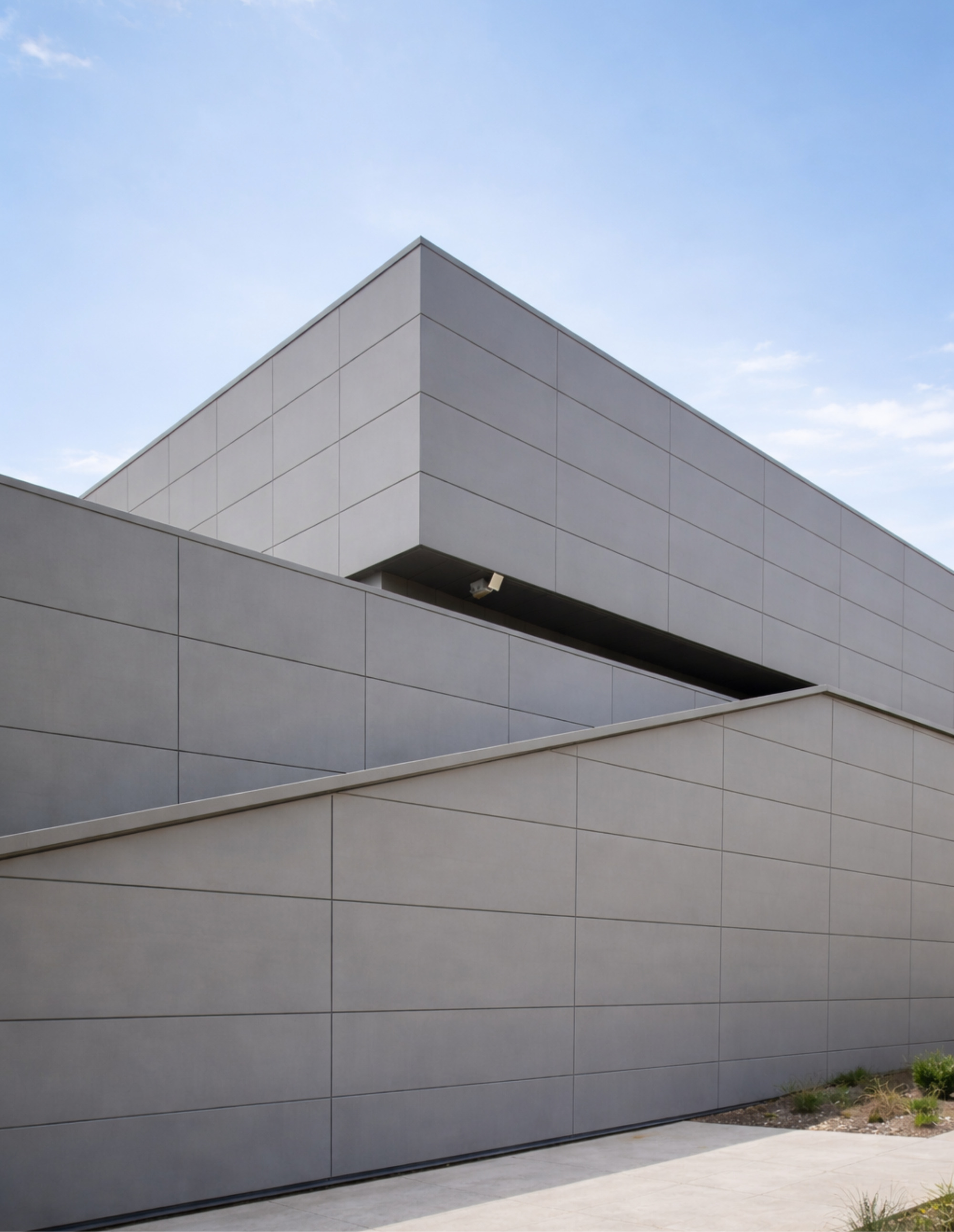 Bigger Isn't Just an Aesthetic Choice: What Façade Systems Conceal Behind Their Materials