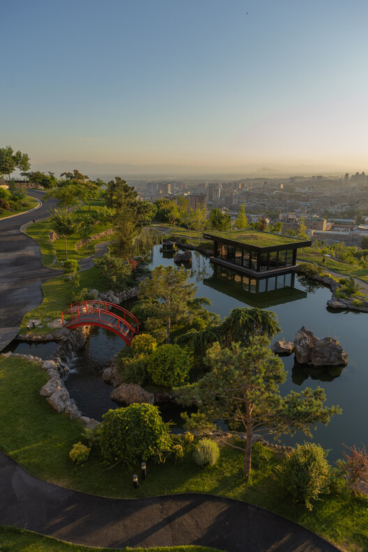 A Proposal for a New World Map and Two New Sports Complexes: This Week’s Review - Image 27 of 54