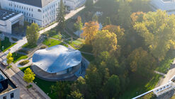 VISTA Science Experience Center / STUDIO MAKS