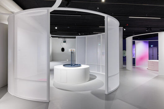VISTA Science Experience Center / STUDIO MAKS VISTA Science Experience Center / STUDIO MAKS - Imagem 10 de 17