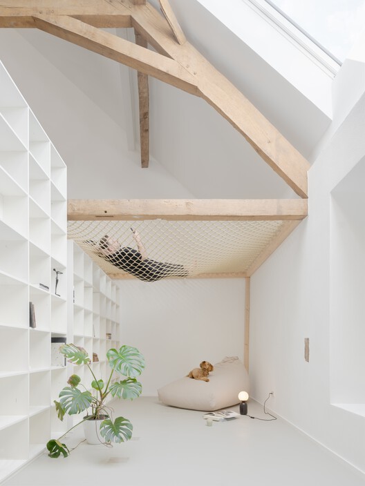 House Südeifel / PUR+ Architekten House Südeifel / PUR+ Architekten - Interior Photography, Wood, Lighting, Shelving