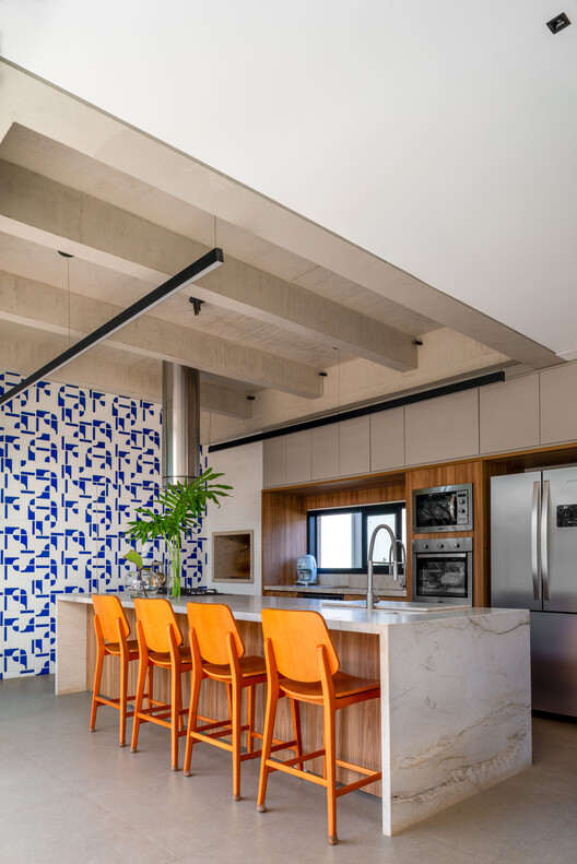 Noor House / Marcos Lula Noor House / Marcos Lula - Interior Photography, Kitchen, Wood, Lighting, Table, Chair, Countertop