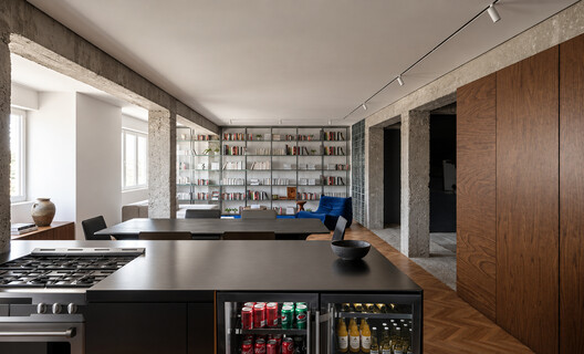 Casa Atelier Brasilia / NAHE ARCHOTECTS - Interior Photography, Kitchen, Countertop, Shelving, Chair