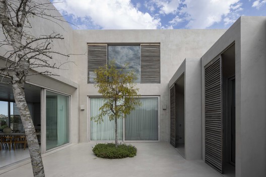 Marinas House / Pirca Arquitectura - Exterior Photography, Concrete, Courtyard