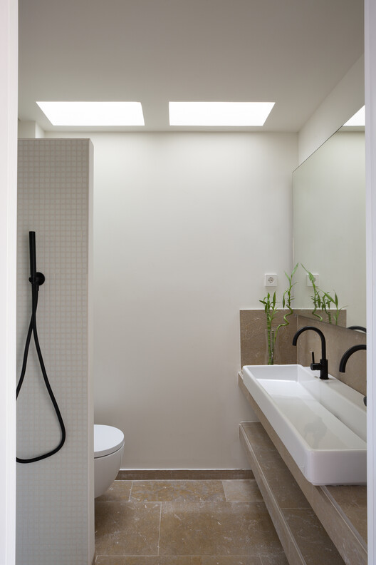 Casa Fátima / MARMOLBRAVO Casa Fátima / MARMOLBRAVO - Fotografía interior, Baño, Iluminación, Vidrio, Tarjas