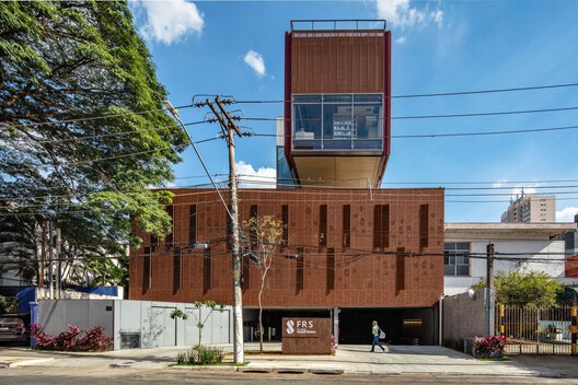 From the Classroom to the Courtyard: How 10 Brazilian Universities Rethink the Learning Space From the Classroom to the Courtyard: How 10 Brazilian Universities Rethink the Learning Space - Image 27 of 40