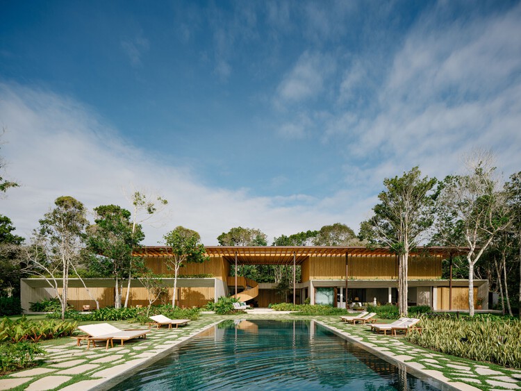 Villa Yandara / Padovani Arquitetos - Houses