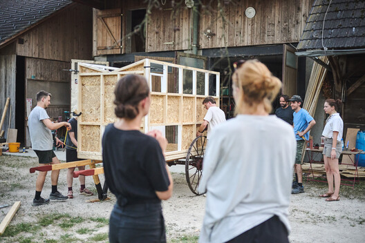 Mobile Chicken Coop / Gerrit Müller-Scheeßel + Z.O.P. - Institute for Spatial Design - Interior Photography